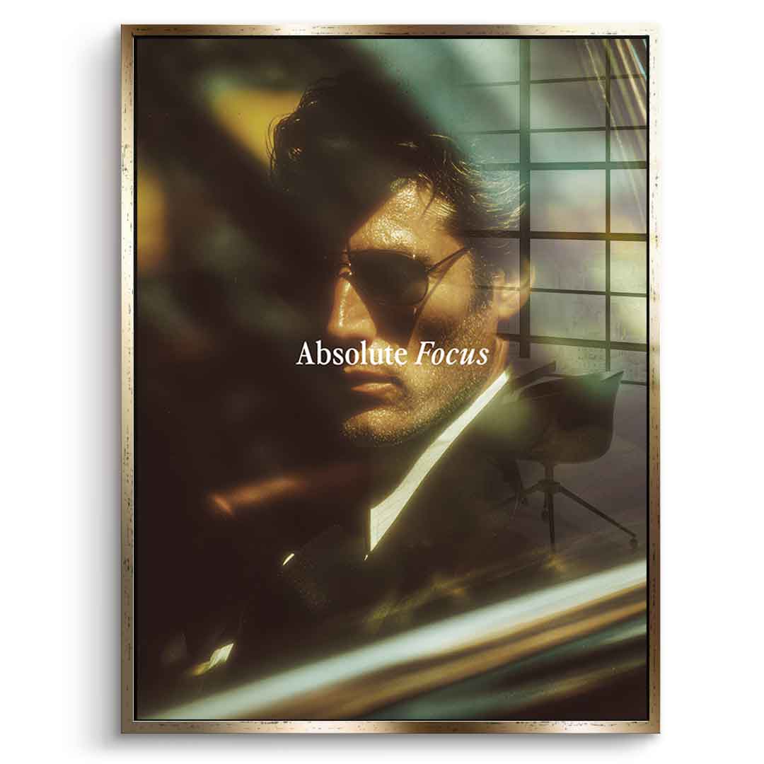 DOTCOMCANVAS® Absolute Focus Acrylglas – Vorderansicht Goldener Rahmen