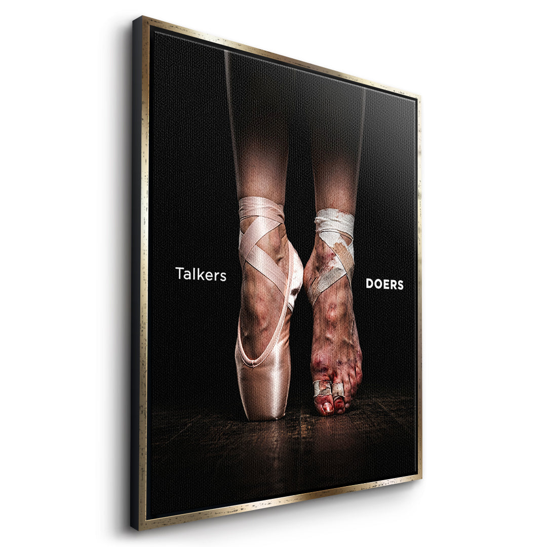 Seitenansicht des Leinwandbilds Talkers Vs Doers Ballet im goldenen Rahmen