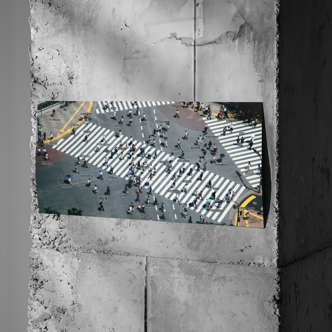 DOTCOMCANVAS Small people thing 2.0 Poster an Betonwand