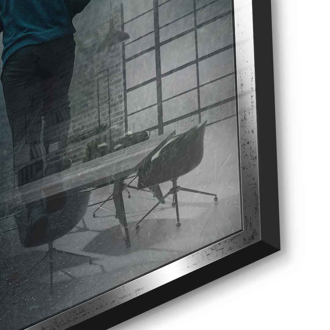 Detailansicht Acrylglasbild Hustle & Excuses mit silbernem Rahmen