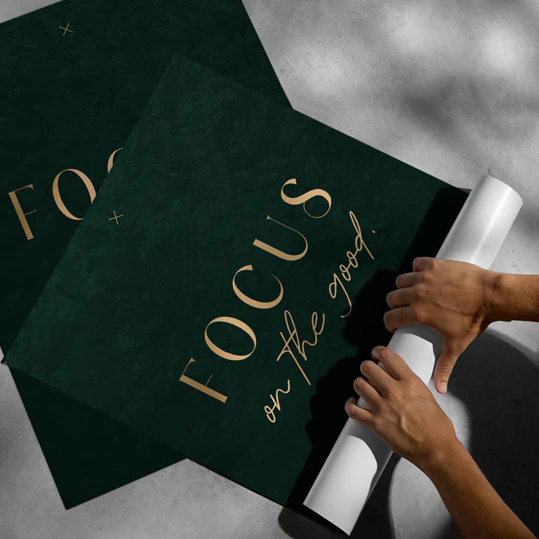 DOTCOMCANVAS FOCUS Poster – aufgerollte Posterdarstellung